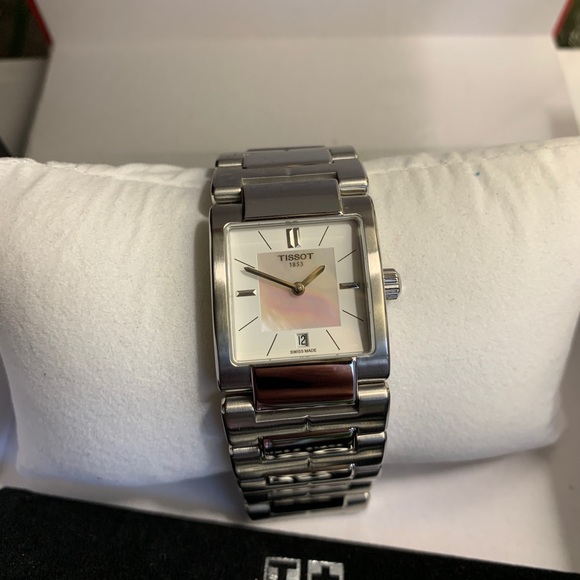 Auth.TISSOT T02 31mm stainless steel mother of Pearl watch - Picture 4 of 11